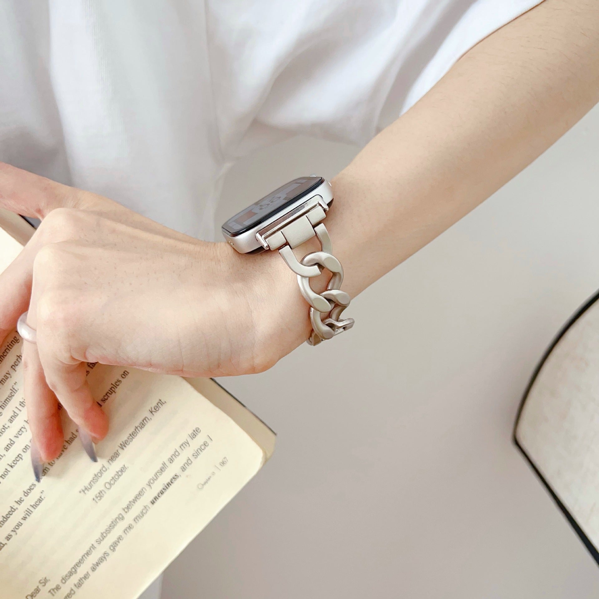 Women’s Luxury Apple Watch Bracelet – Elegant Stainless Steel Link Design