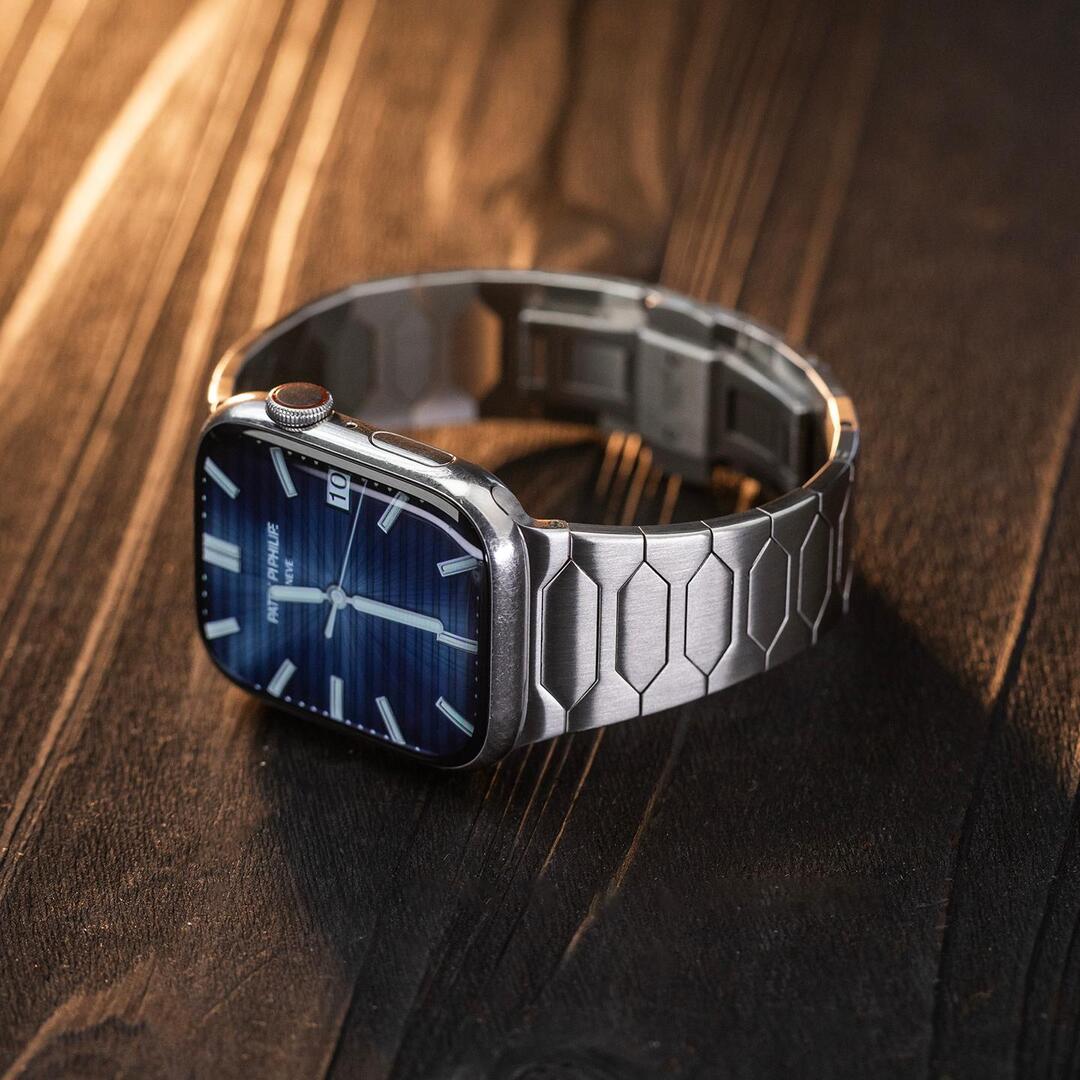 Elegant Stainless Steel Band for Apple Watch – Discreet Luxury Style