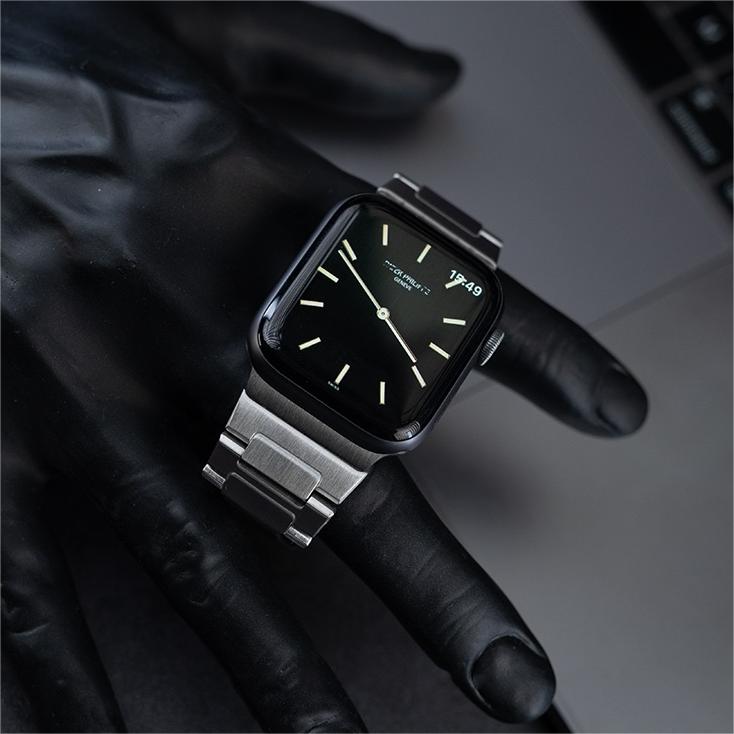 Apple Watch Titanium Band – Old Money Edition