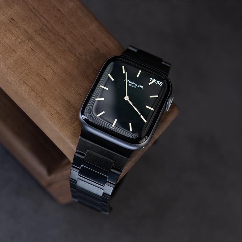 Apple Watch Titanium Band – Old Money Edition