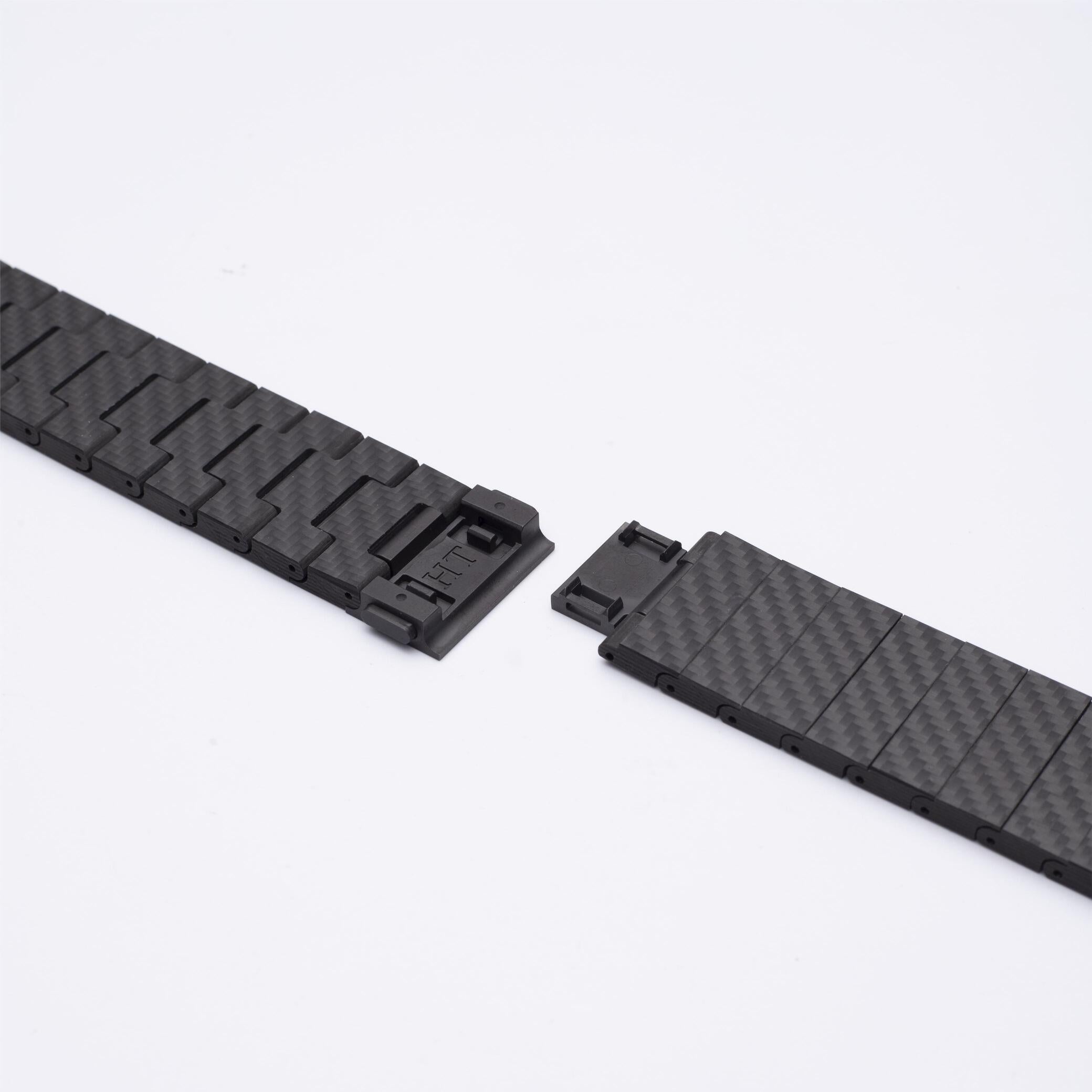 Premium Carbon Fiber Apple Watch Strap for Men – Sporty and Refined Style