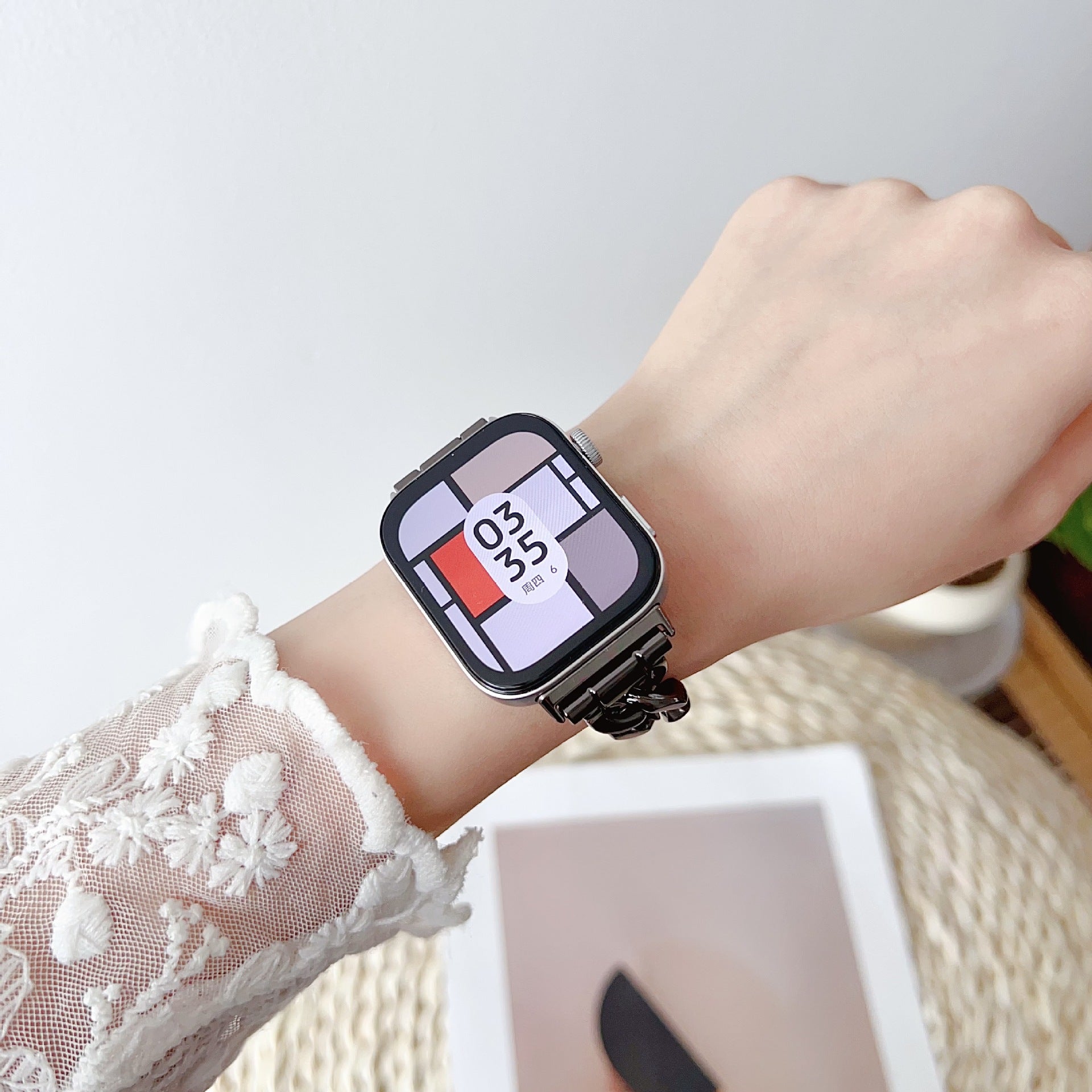 Women’s Luxury Apple Watch Bracelet – Elegant Stainless Steel Link Design