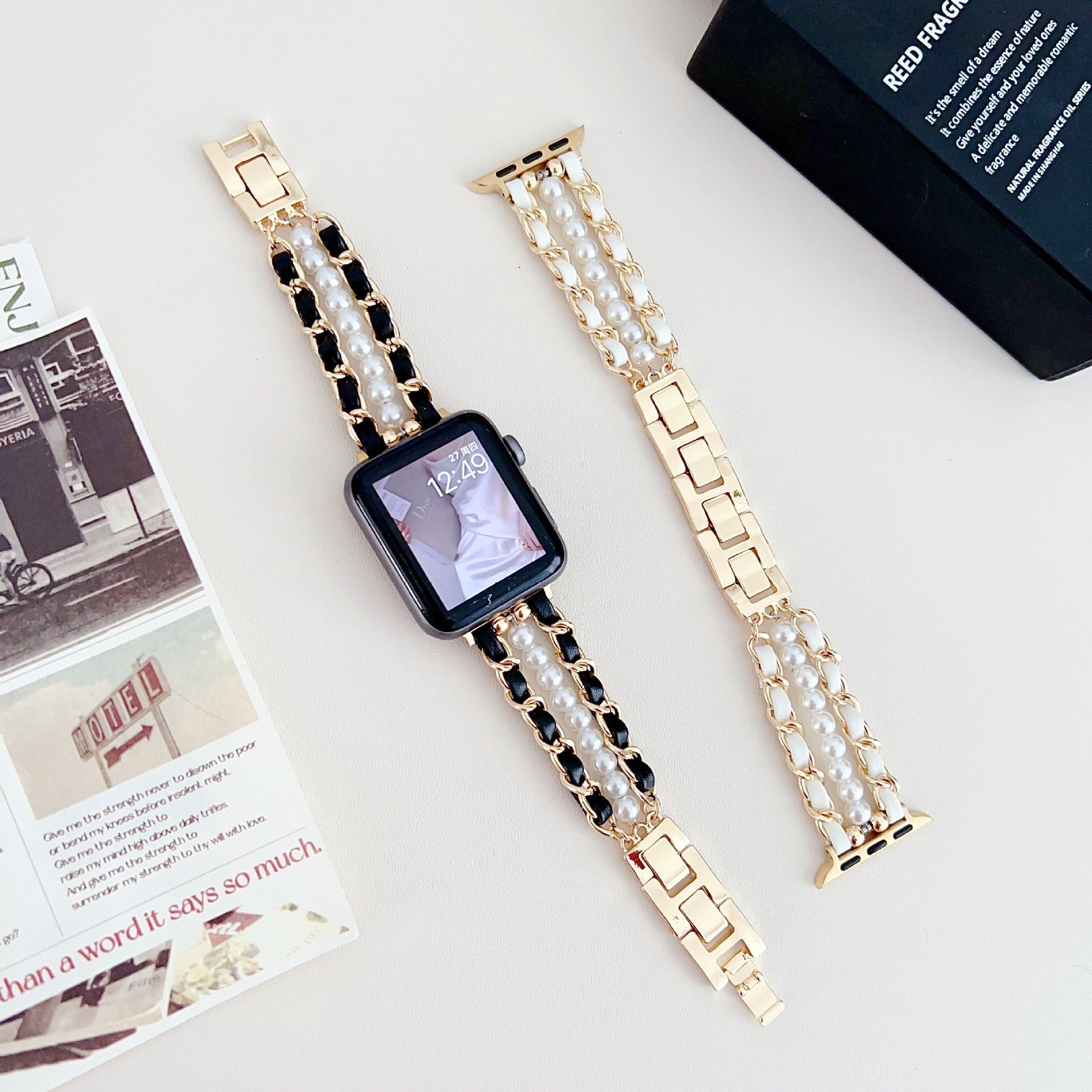 Elegant Pearl Bracelet for Apple Watch – Adjustable Metal Band